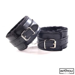 Into You Kit 7 piezas BDSM Negro