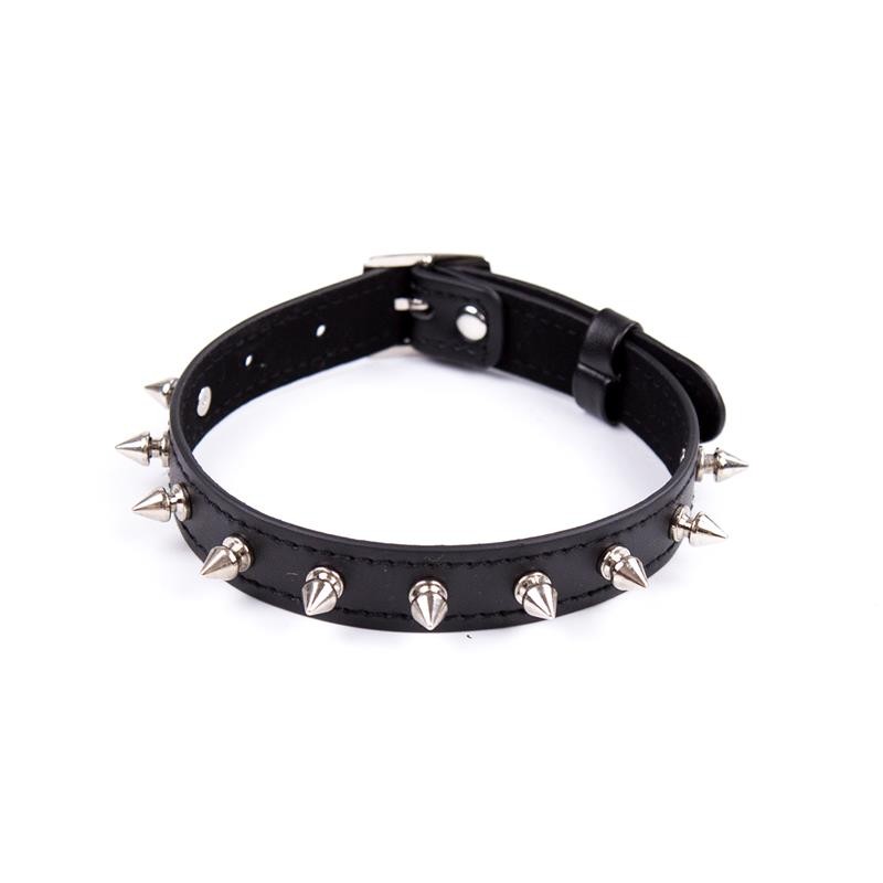 Collar Chocker Negro con pinchos